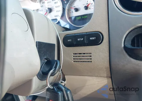 2006 Ford F-150 Lariat/Xlt из США, поврежденный, VIN 1FTPW12V96KD15274